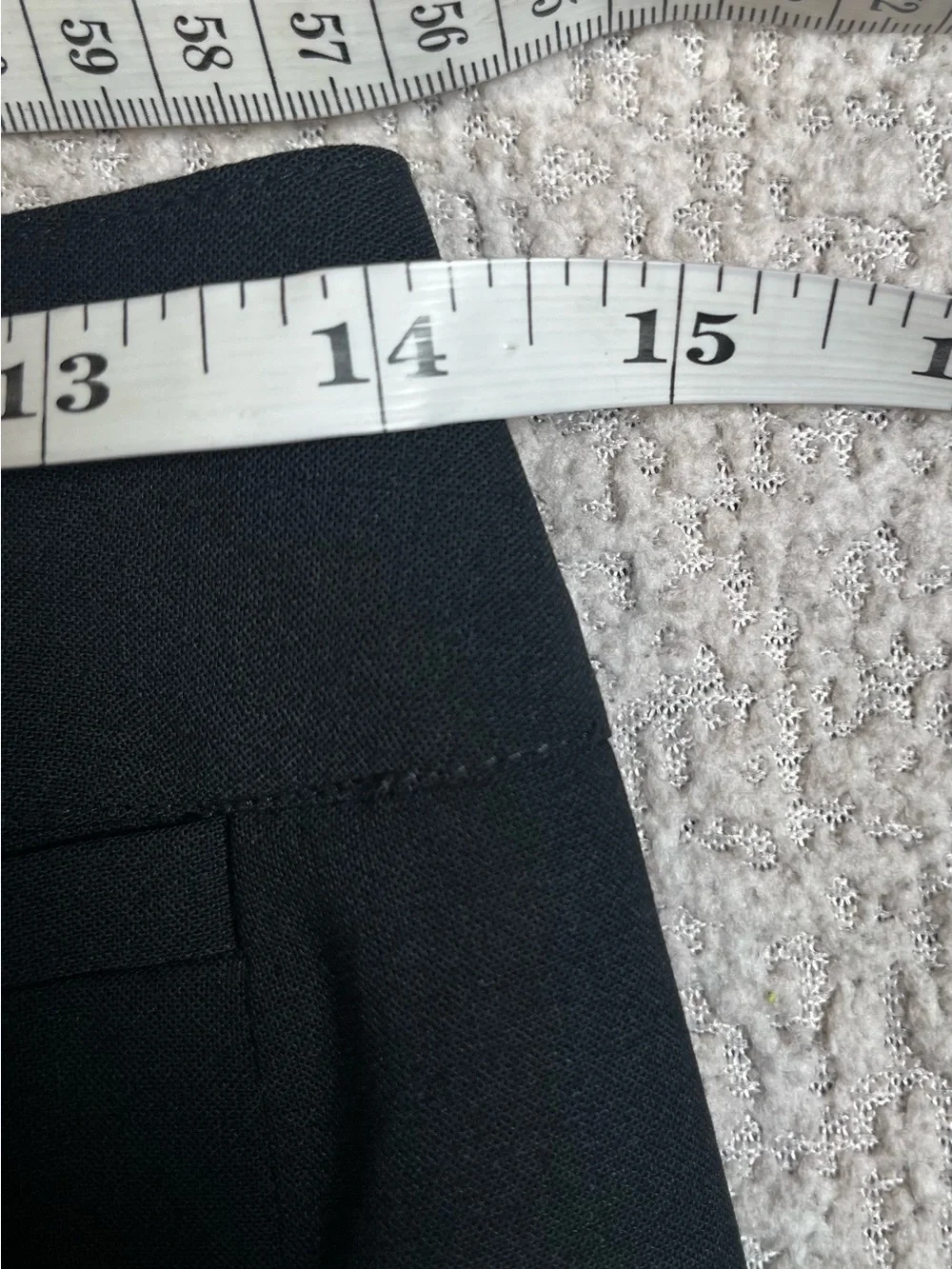 Calvin Klein Black Wool Pencil Skirt – Size 6P (Petite) – Professional Workwear